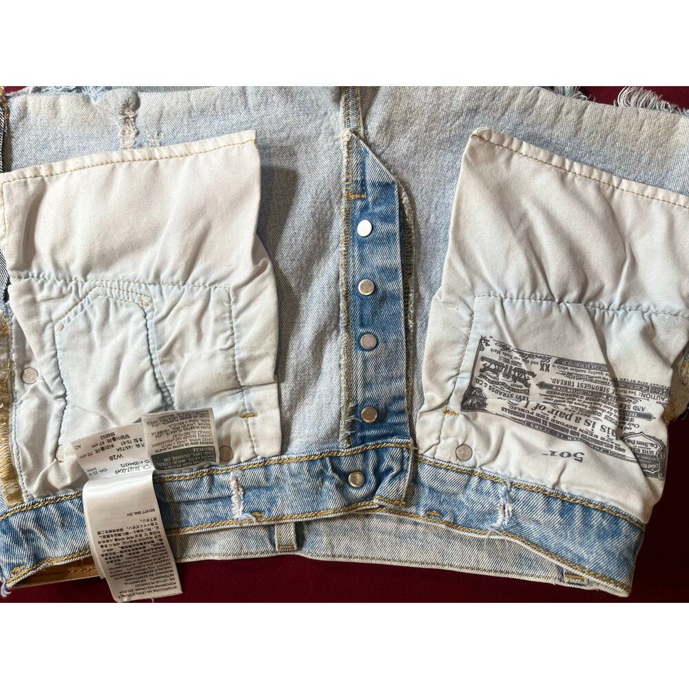 Reworked Vintage Levi’s 501 Upcycled Crochet Patch Distressed Denim Shorts W28 - Picture 7 of 7
